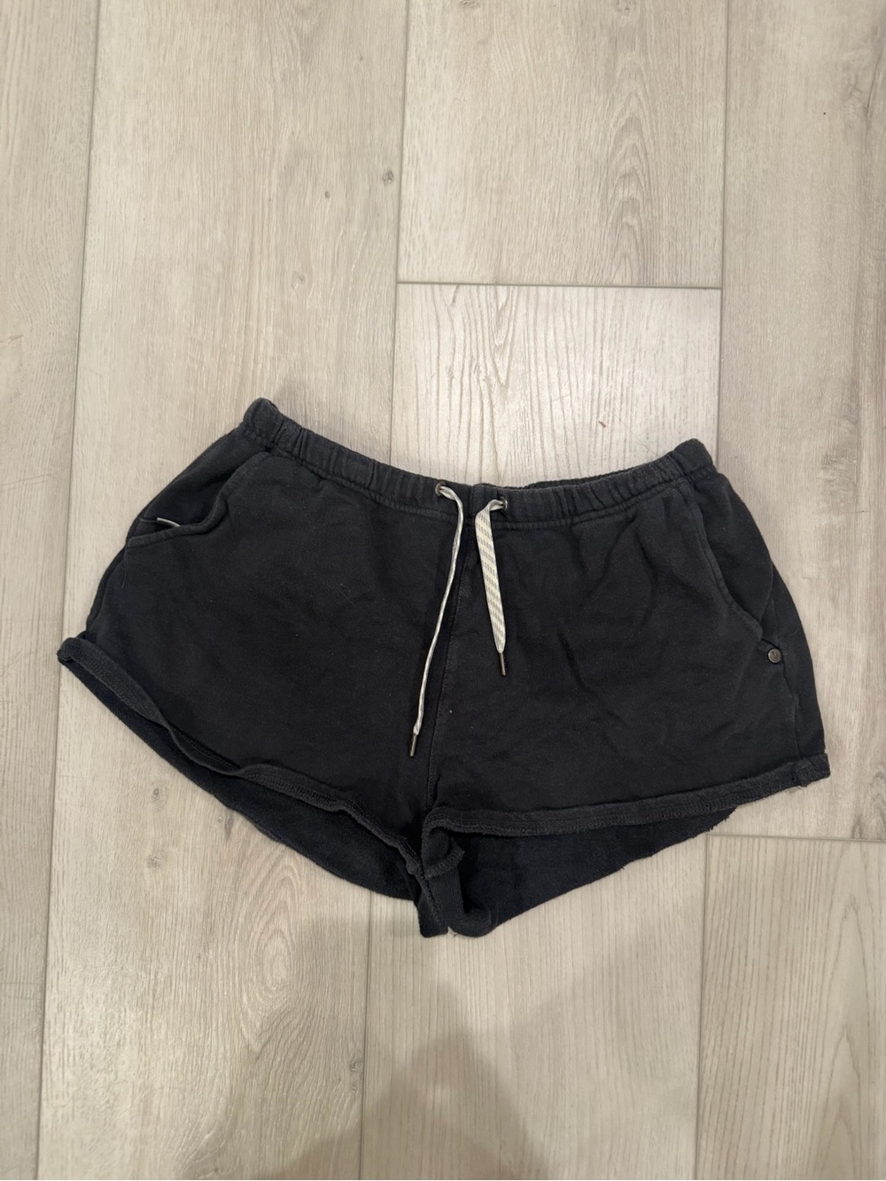 Vuori Black Women's Athletic Pull-On Shorts